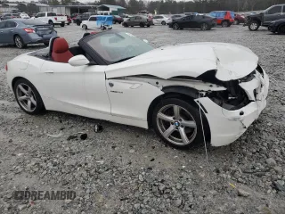 2009 BMW Z4 sDrive30i z VIN WBALM53519E376595, wystawiony jako Copart lot #48359515 z przebiegiem 88 548 mil mil oraz Szkoda całkowita • Salvage title. Historia ofert i sprzedaży dostępna na DreamBid. Obrazek 4.