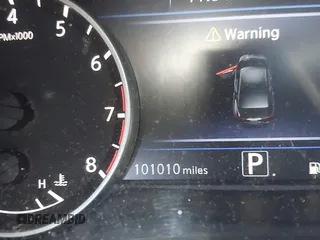 2017 Nissan Maxima SV z VIN 1N4AA6AP7HC409368, wystawiony jako IAAI lot #42253811 z przebiegiem 101 010 mil mil oraz . Historia ofert i sprzedaży dostępna na DreamBid. Obrazek 15.