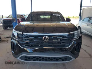 2024 Volkswagen Atlas SE z VIN 1V2WE2CA4RC257104, wystawiony jako Copart lot #57352095 z przebiegiem 7 189 mil mil oraz Szkoda całkowita • Salvage title. Historia ofert i sprzedaży dostępna na DreamBid. Obrazek 5.