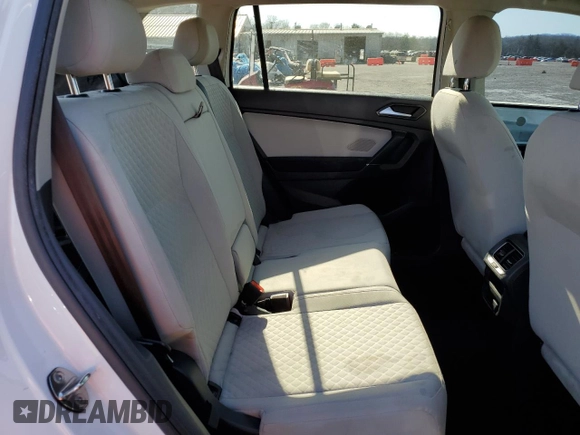2018 Volkswagen Tiguan S z VIN 3VV0B7AX6JM055941, wystawiony jako Copart lot #47583005 z przebiegiem 99 744 mil mil oraz Szkoda całkowita • Salvage title. Historia ofert i sprzedaży dostępna na DreamBid. Obrazek 12.