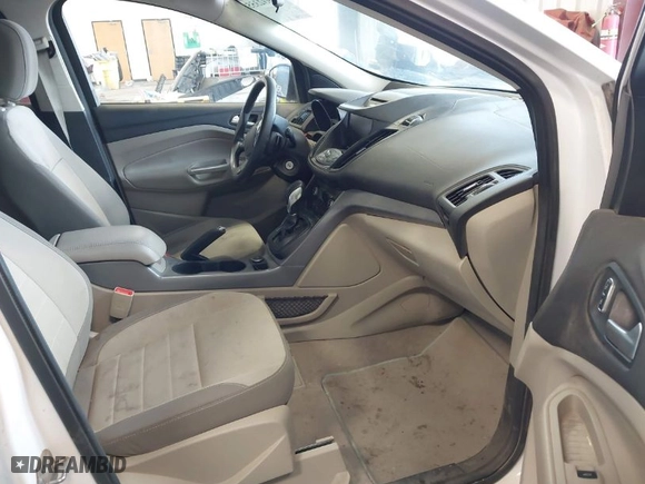 2014 Ford Escape SE with VIN 1FMCU9GX3EUE01045, listed as a IAAI auction lot 41932355 with 105,248 mi miles. Bid and sale history available at carsss.com. Image 5.