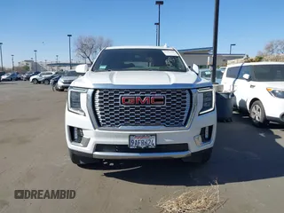 2022 GMC Yukon XL Denali with VIN 1GKS2JKL1NR217354, listed as a IAAI auction lot 41406548 with 29,940 mi miles and . Bid and sale history available at carsss.com. Image 12.