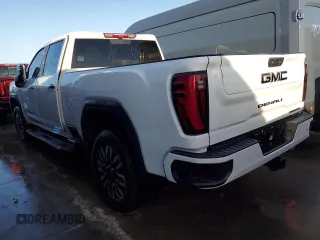 2024 GMC Sierra 3500HD Denali z VIN 1GT49WEY9RF106062, wystawiony jako Copart lot #74111274 z przebiegiem Nie podano mil oraz Nie do naprawy • Non repairable. Historia ofert i sprzedaży dostępna na DreamBid. Obrazek 2.