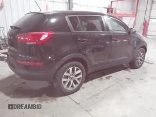 2015 Kia Sportage LX with VIN KNDPB3AC9F7722117, listed as a IAAI auction lot 41338352 with 209,969 mi miles and . Bid and sale history available at carsss.com. Image 4.
