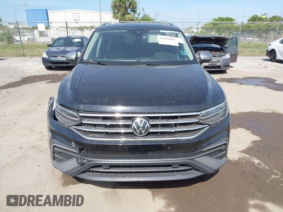 2024 Volkswagen Tiguan Wolfsburg Edition z VIN 3VV6B7AX1RM215178, wystawiony jako IAAI lot #42080886 z przebiegiem 6 914 mil mil oraz . Historia ofert i sprzedaży dostępna na DreamBid. Obrazek 12.