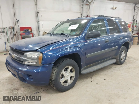2005 Chevrolet TrailBlazer LT with VIN 1GNDT13S652299380, listed as a IAAI auction lot 42136545 with 153,406 mi miles and . Bid and sale history available at DreamBid. Image 2.
