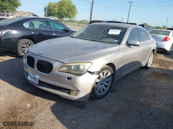 2009 BMW 7 Series 750i with VIN WBAKA83599CY35258, listed as a IAAI auction lot 42003363 with 1 mi miles. Bid and sale history available at carsss.com. Image 2.
