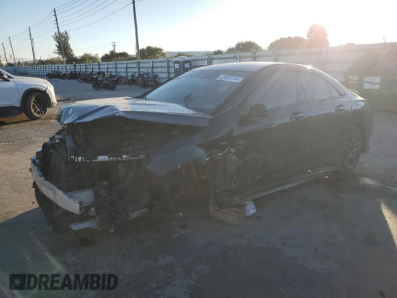 2014 Mercedes-Benz CLA 45 AMG z VIN WDDSJ5CB2EN085133, wystawiony jako Copart lot #83028194 z przebiegiem 111 892 mil mil oraz Szkoda całkowita • Salvage title. Historia ofert i sprzedaży dostępna na DreamBid. Obrazek 1.