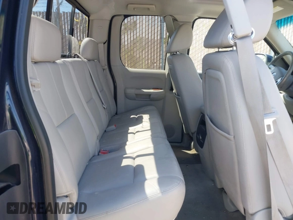 2008 GMC Sierra 1500 with VIN 1GTEK19Y98Z225605, listed as a IAAI auction lot 42216751 with 275,642 mi miles and . Bid and sale history available at DreamBid. Image 8.