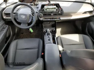 2023 Toyota Prius LE z VIN JTDACAAU4P3007061, wystawiony jako Copart lot #48859845 z przebiegiem 23 680 mil mil oraz Szkoda całkowita • Salvage title. Historia ofert i sprzedaży dostępna na DreamBid. Obrazek 8.