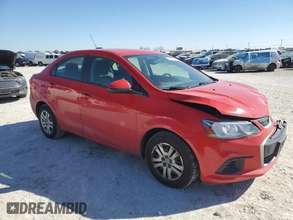 2019 Chevrolet Sonic LS z VIN 1G1JB5SB6K4147597, wystawiony jako Copart lot #46031495 z przebiegiem 59 905 mil mil oraz Szkoda całkowita • Salvage title. Historia ofert i sprzedaży dostępna na DreamBid. Obrazek 4.