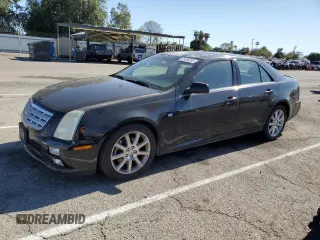 2007 Cadillac STS z VIN 1G6DW677370115033, wystawiony jako Copart lot #55486595 z przebiegiem 131 451 mil mil oraz Tytuł czysty. Historia ofert i sprzedaży dostępna na DreamBid. Obrazek 1.