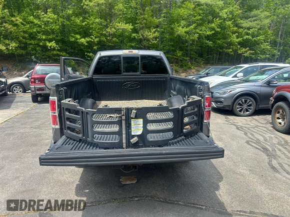 2012 Ford F-150 XL z VIN 1FTFW1ET2CFC43294, wystawiony jako Copart lot #62888775 z przebiegiem 219 173 mil mil oraz Czysty tytuł • Clean title. Historia ofert i sprzedaży dostępna na DreamBid. Obrazek 9.