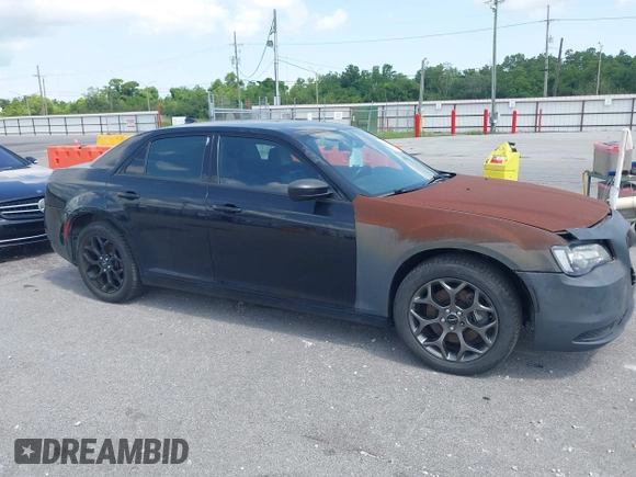 2016 Chrysler 300 S z VIN 2C3CCAGG4GH182793, wystawiony jako IAAI lot #42442826 z przebiegiem 125 474 mil mil oraz . Historia ofert i sprzedaży dostępna na DreamBid. Obrazek 13.