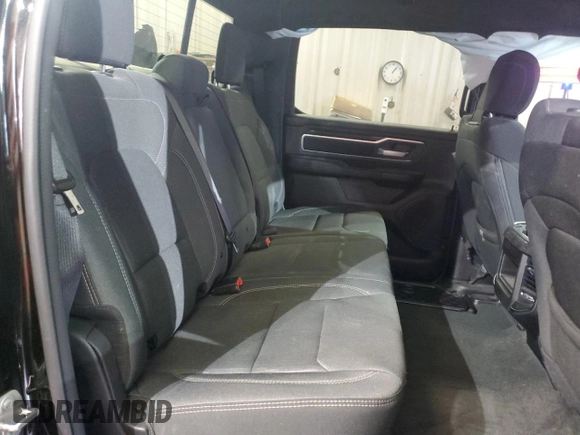 2024 Ram 1500 Big Horn z VIN 1C6SRFFT3RN105058, wystawiony jako Copart lot #46500315 z przebiegiem 25 112 mil mil oraz Szkoda całkowita • Salvage title. Historia ofert i sprzedaży dostępna na DreamBid. Obrazek 10.