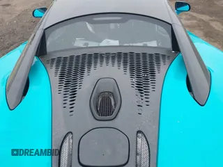 2023 McLaren Artura z VIN SBM16AEA2PW001787, wystawiony jako IAAI lot #41842771 z przebiegiem 2352 mil mil oraz . Historia ofert i sprzedaży dostępna na DreamBid. Obrazek 10.