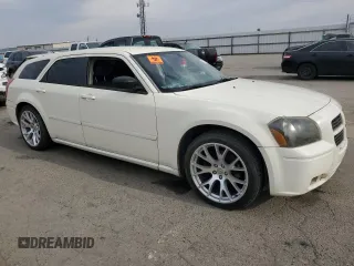 2005 Dodge Magnum z VIN 2D4FV48TX5H692873, wystawiony jako Copart lot #87230504 z przebiegiem 166 497 mil mil oraz Szkody całkowita. Historia ofert i sprzedaży dostępna na DreamBid. Obrazek 4.