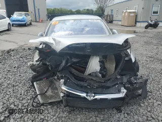 2017 Tesla Model S 60 z VIN 5YJSA1E16HF180191, wystawiony jako Copart lot #55901805 z przebiegiem Nie podano mil oraz Szkoda całkowita • Salvage title. Historia ofert i sprzedaży dostępna na DreamBid. Obrazek 5.