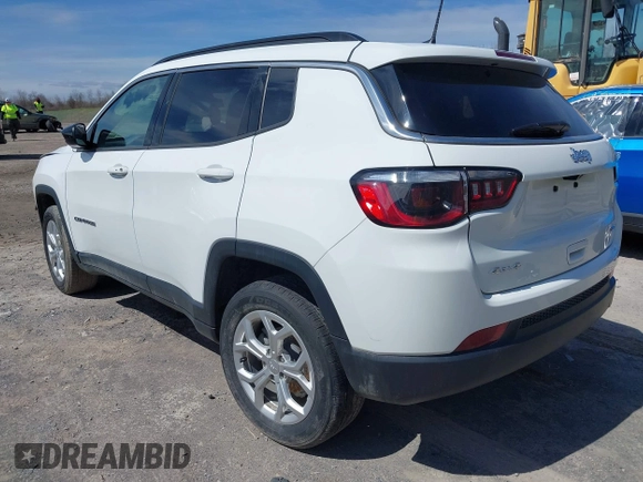 2024 Jeep Compass Latitude with VIN 3C4NJDBN5RT109413, listed as a IAAI auction lot 41987069 with 19,118 mi miles and . Bid and sale history available at DreamBid. Image 3.