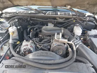 2000 Chevrolet Blazer LS z VIN 1GNCT18W1YK112722, wystawiony jako IAAI lot #41758275 z przebiegiem 157 730 mil mil oraz . Historia ofert i sprzedaży dostępna na DreamBid. Obrazek 10.