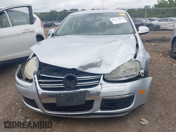 2007 Volkswagen Jetta Wolfsburg Edition z VIN 3VWEF71K77M166713, wystawiony jako IAAI lot #42746458 z przebiegiem 214 241 mil mil oraz . Historia ofert i sprzedaży dostępna na DreamBid. Obrazek 12.