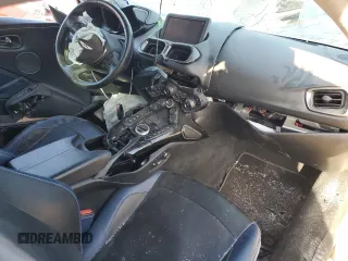 2019 Aston Martin Vantage z VIN SCFSMGAW9KGN00355, wystawiony jako Copart lot #42328315 z przebiegiem Nie podano mil oraz Nie do naprawy • Non repairable. Historia ofert i sprzedaży dostępna na DreamBid. Obrazek 8.