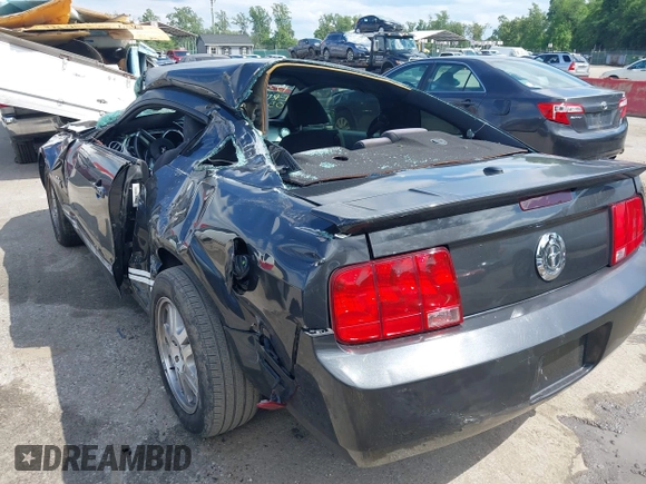 2009 Ford Mustang with VIN 1ZVHT80N395126614, listed as a IAAI auction lot 42322380 with 51,373 mi miles and . Bid and sale history available at DreamBid. Image 6.