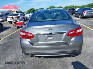 2018 Nissan Altima SR with VIN 1N4AL3APXJC170428, listed as a IAAI auction lot 40355309 with Not Provided miles and . Bid and sale history available at carsss.com. Image 14.