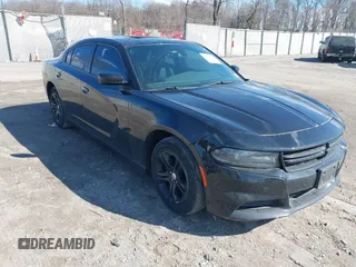 2020 Dodge Charger SXT z VIN 2C3CDXBG0LH144379, wystawiony jako IAAI lot #41695153 z przebiegiem 121 519 mil mil oraz . Historia ofert i sprzedaży dostępna na DreamBid. Obrazek 1.