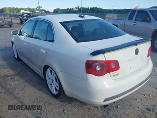 2006 Volkswagen Jetta 1.9L TDI с VIN 3VWST71K86M753562, выставлен на аукционе IAAI как лот 42206104 с пробегом 259 137 миль миль и . История ставок и продаж доступна на DreamBid. Изображение 3.