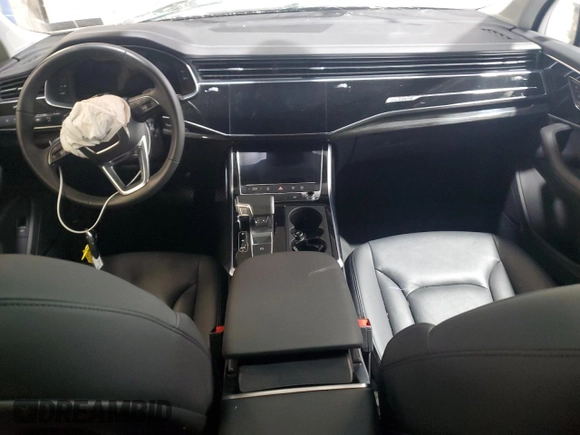 2024 Audi Q7 Premium Plus with VIN WA1LXBF75RD008152, listed as a Copart auction lot 61491185 with Not provided miles and Clean title. Bid and sale history available at DreamBid. Image 8.