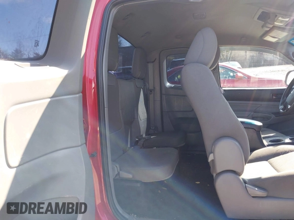 2014 Toyota Tacoma with VIN 5TFUX4EN7EX027719, listed as a IAAI auction lot 41922936 with 163,047 mi miles and . Bid and sale history available at DreamBid. Image 8.