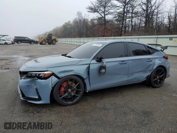 2023 Honda Civic Type R z VIN JHMFL5G40PX003732, wystawiony jako Copart lot #51764935 z przebiegiem 7040 mil mil oraz Szkody całkowita. Historia ofert i sprzedaży dostępna na DreamBid. Obrazek 1.