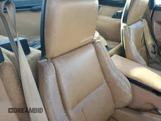 1988 Chevrolet Corvette z VIN 1G1YY2183J5110937, wystawiony jako Copart lot #87162404 z przebiegiem 57 939 mil mil oraz Czysty tytuł • Clean title. Historia ofert i sprzedaży dostępna na DreamBid. Obrazek 10.