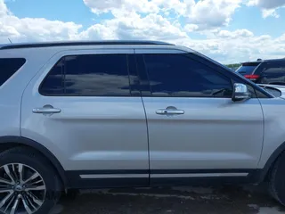 2018 Ford Explorer Platinum z VIN 1FM5K8HTXJGC54056, wystawiony jako IAAI lot #42234089 z przebiegiem 96 555 mil mil oraz . Historia ofert i sprzedaży dostępna na DreamBid. Obrazek 14.