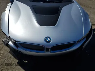 2017 BMW i8 z VIN WBY2Z2C37HV676698, wystawiony jako Copart lot #46544875 z przebiegiem 76 543 mil mil oraz Szkoda całkowita • Salvage title. Historia ofert i sprzedaży dostępna na DreamBid. Obrazek 11.