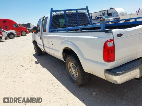 2015 Ford F-250 XLT z VIN 1FT7X2AT7FEC16924, wystawiony jako IAAI lot #41968009 z przebiegiem 328 785 mil mil oraz . Historia ofert i sprzedaży dostępna na DreamBid. Obrazek 3.