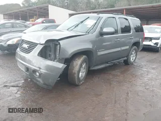 2008 GMC Yukon SLT w/4SB with VIN 1GKFC13008J141826, listed as a IAAI auction lot 41395631 with 1 mi miles. Bid and sale history available at carsss.com. Image 2.