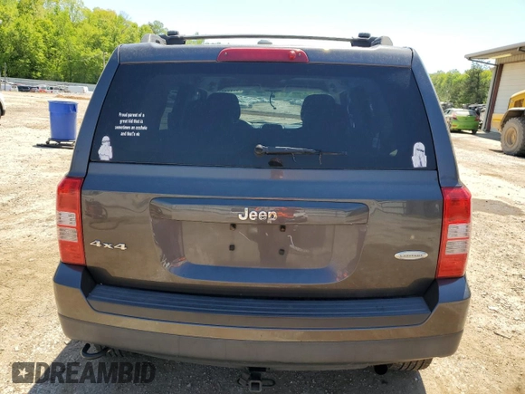 2014 Jeep Patriot Latitude z VIN 1C4NJRFB6ED817392, wystawiony jako Copart lot #52930055 z przebiegiem 126 813 mil mil oraz Szkoda całkowita • Salvage title. Historia ofert i sprzedaży dostępna na DreamBid. Obrazek 6.