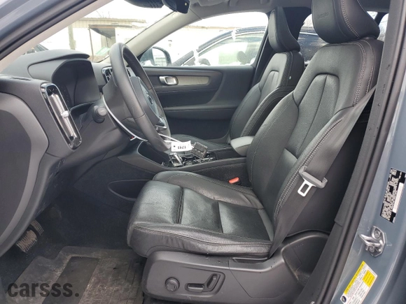 2020 Volvo XC40 Inscription with VIN YV4162UL7L2255785, listed as a Copart auction lot 43798905 with 38,697 mi miles and Salvage Title. Bid and sale history available at carsss.com. Image 7.