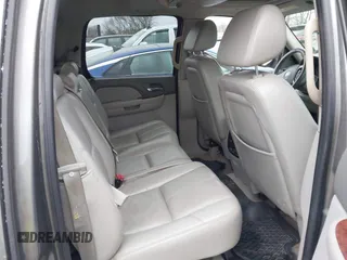 2007 Chevrolet Avalanche 3LT z VIN 3GNFK12367G123414, wystawiony jako IAAI lot #41702886 z przebiegiem 253 515 mil mil oraz . Historia ofert i sprzedaży dostępna na DreamBid. Obrazek 8.