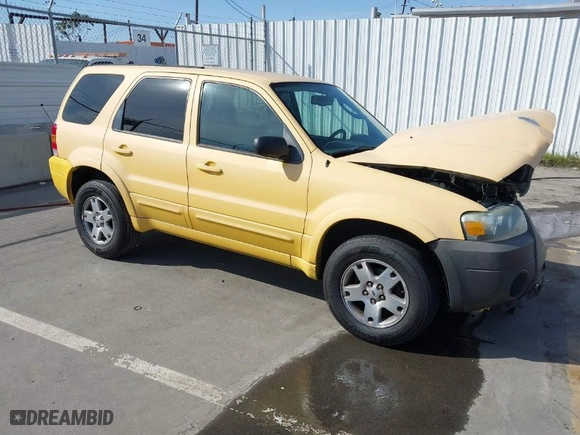 2007 Ford Escape Limited with VIN 1FMYU04127KA52766, listed as a IAAI auction lot 41835886 with 231,570 mi miles. Bid and sale history available at carsss.com. Image 1.