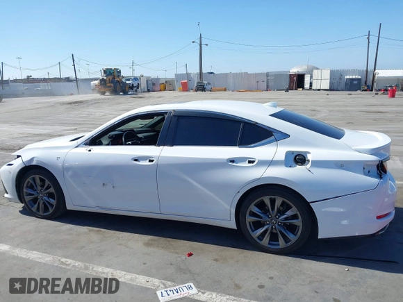 2019 Lexus ES 350 with VIN 58ABZ1B1XKU043349, listed as a IAAI auction lot 42272317 with 90,182 mi miles and . Bid and sale history available at DreamBid. Image 15.