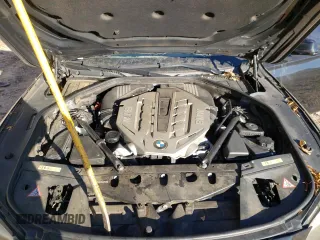 2009 BMW 7 Series 750i with VIN WBAKA83559CY33152, listed as a Copart auction lot 83770114 with 126,610 mi miles and Salvage title. Bid and sale history available at DreamBid. Image 12.