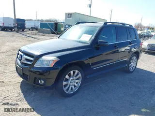 2010 Mercedes-Benz GLK-Class GLK 350 with VIN WDCGG8HB8AF374170, listed as a IAAI auction lot 41714131 with 1 mi miles. Bid and sale history available at carsss.com. Image 2.