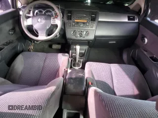 2011 Nissan Versa SL z VIN 3N1BC1CP3BL380457, wystawiony jako Copart lot #53402025 z przebiegiem 94 714 mil mil oraz Szkoda całkowita • Salvage title. Historia ofert i sprzedaży dostępna na DreamBid. Obrazek 8.