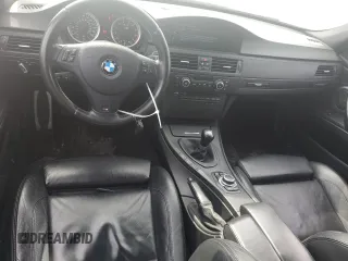 2011 BMW M3 z VIN WBSPM9C55BE202555, wystawiony jako Copart lot #46923435 z przebiegiem 78 949 mil mil oraz Szkody całkowita. Historia ofert i sprzedaży dostępna na DreamBid. Obrazek 8.