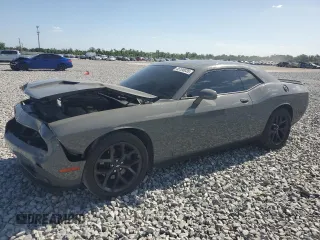 2019 Dodge Challenger SXT z VIN 2C3CDZAGXKH715842, wystawiony jako Copart lot #55108035 z przebiegiem 28 125 mil mil oraz Nie do naprawy. Historia ofert i sprzedaży dostępna na DreamBid. Obrazek 1.