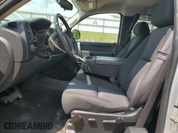 2013 GMC Sierra 1500 SLE z VIN 1GTR2VE71DZ178876, wystawiony jako Copart lot #59095005 z przebiegiem 169 458 mil mil oraz Czysty tytuł • Clean title. Historia ofert i sprzedaży dostępna na DreamBid. Obrazek 7.