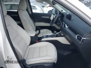 2025 Mazda CX-5 S Premium Plus z VIN JM3KFBEM2S0637206, wystawiony jako IAAI lot #42079234 z przebiegiem 2324 mil mil oraz . Historia ofert i sprzedaży dostępna na DreamBid. Obrazek 5.